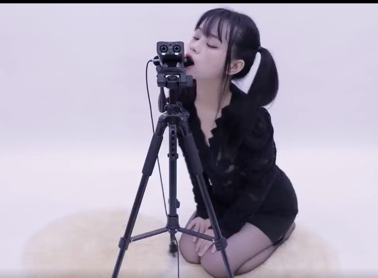 🥰晓美-ASMR 口腔音 舔耳 弹舌音 按摩 喘息 |4k Wheezing oral sound licking ear playing tongue sound silk stockings-ASMRPU