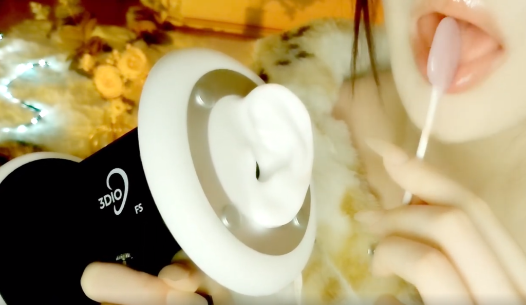专属视频-舔舐棒棒tang💛小米ASMR💛这一次遭殃的是🍭棒棒糖!!!💗+右声道舔耳💗口腔音💕Candy Eating & Close Up Mouth Sounds🥰