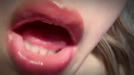 ASMR #小灿助眠 躲在窗下的邻居舔屏-ASMRPU