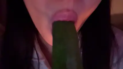 ASMR觉觉不困 酸奶黄瓜10分钟-ASMRPU